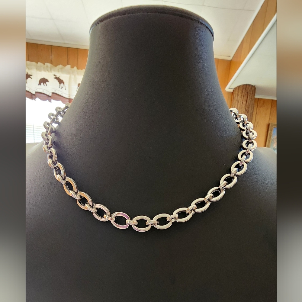 STUNNING Lia Sophia Silver-Tone Oval Link Statement Necklace 17” NWT